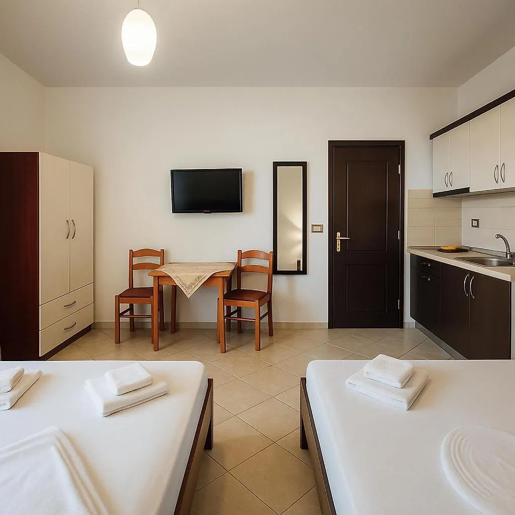 Villa Leonel Ksamil Hotel